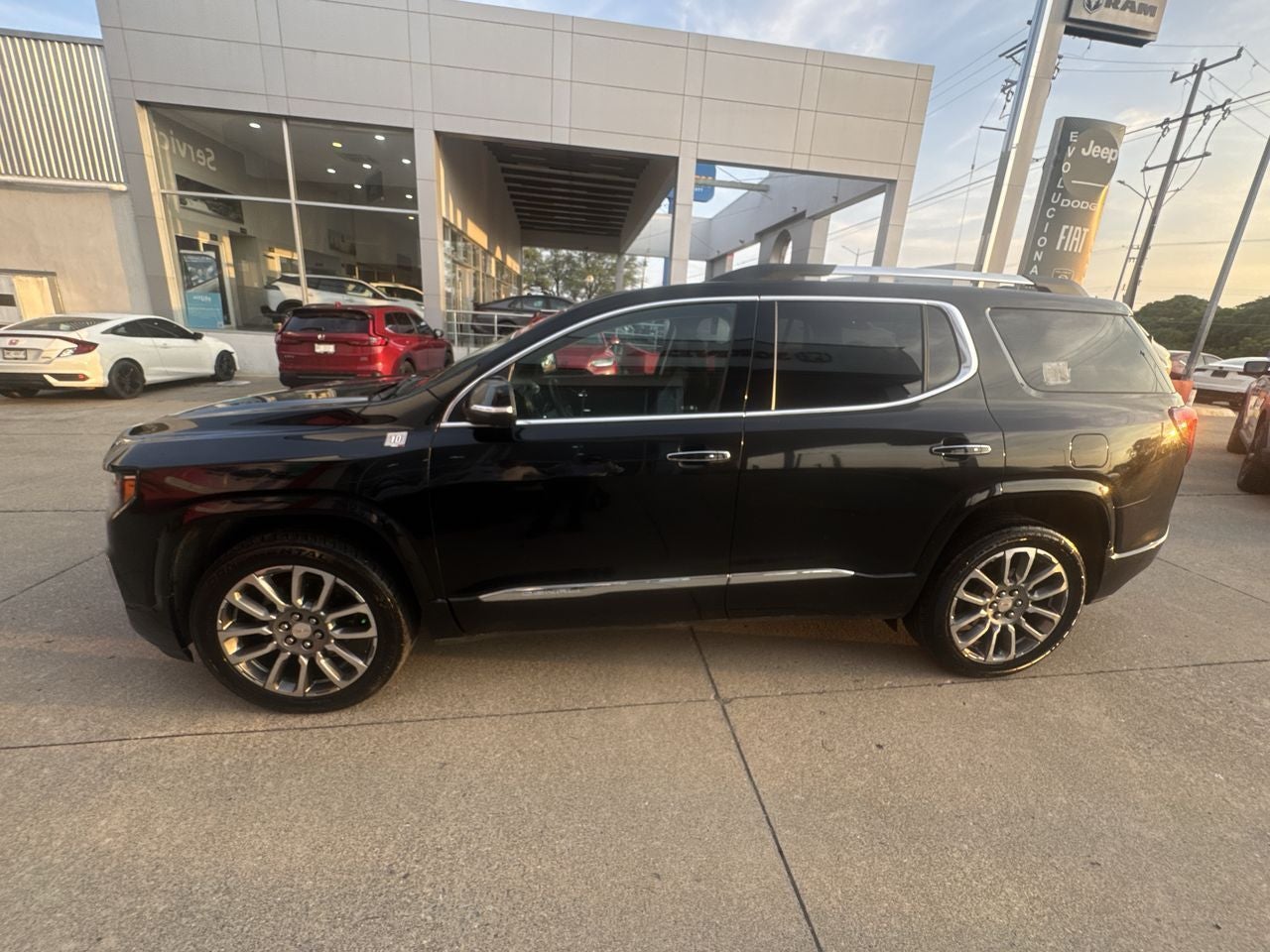 2023 GMC Acadia 3.6 Denali At