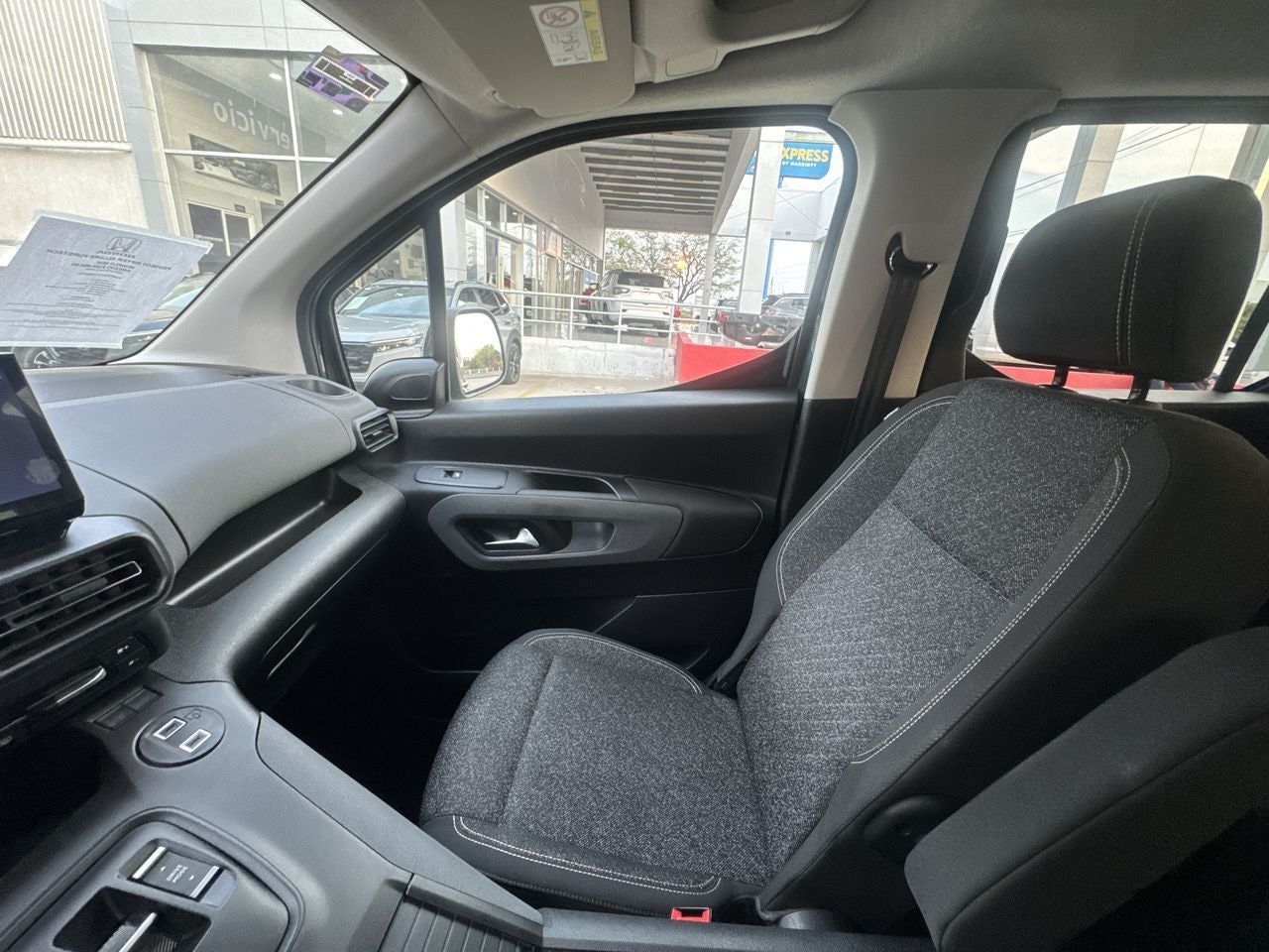 2025 Peugeot Rifter 1.2 Puretech Allure Pack At