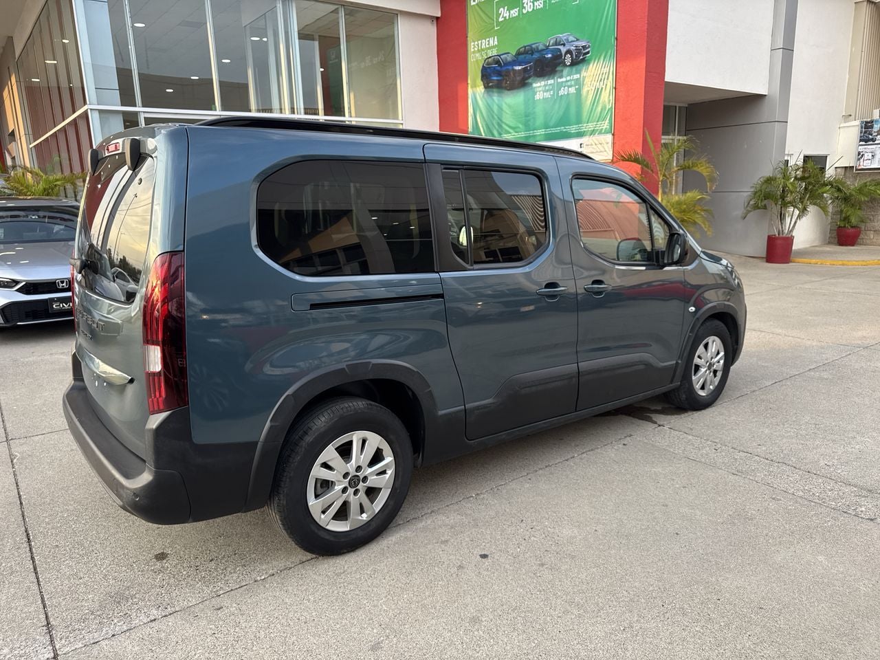 2025 Peugeot Rifter 1.2 Puretech Allure Pack At