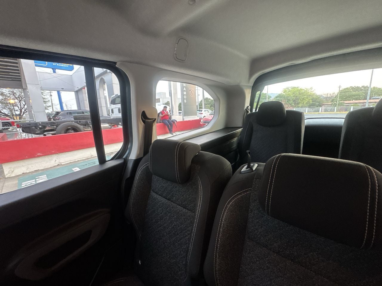 2025 Peugeot Rifter 1.2 Puretech Allure Pack At